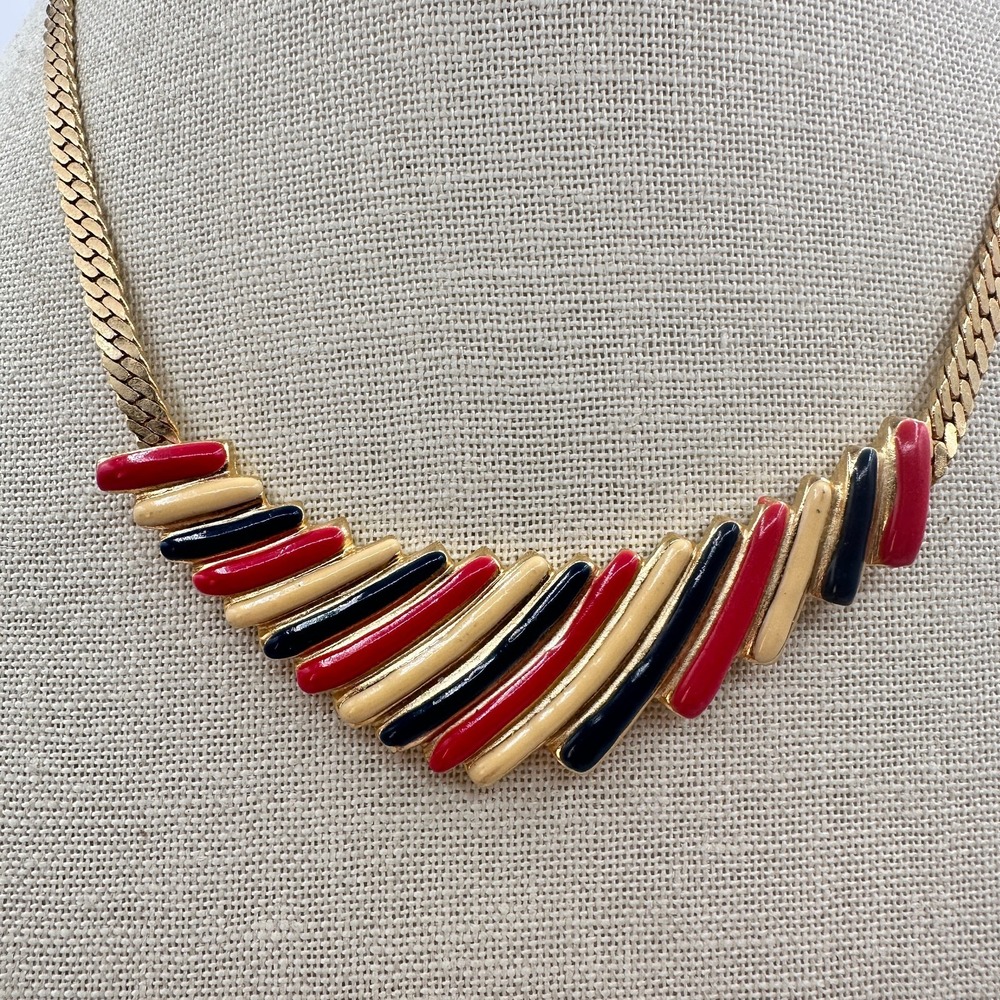 Vintage Y2K Gold Tone Enamel Herringbone Necklace - Classic Women's Jewelry